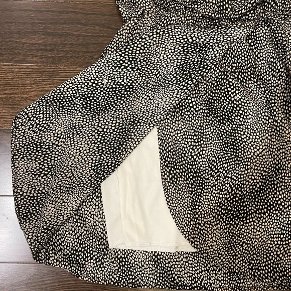 Tulip Cut Animal Printed Sleeveless Dress with Crochet Detailing - Picture 4 of 6